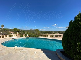 Villa / Proprit  vendre Cotignac (83570) : Trs jolie vue dominante pour cette confortable villa entoure d'un beau jardin