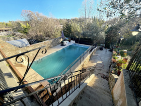 Maison de village  vendre Carcs (83570) : Belle maison de village, rnove, avec piscine.