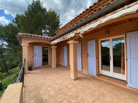 Villa / Propri�t� � vendre Cotignac (83570) : Propri�t� au calme avec vue unique