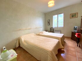 Villa / Propri�t� � vendre Cotignac (83570) : Propri�t� au calme avec vue unique