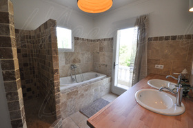 Villa / Propri�t� � vendre Flayosc (83780) : Villa r�cente, bien �quip�e et en parfait �tat, sur Flayosc