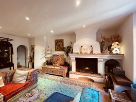 Appartement � vendre Cotignac (83570) : Appartement avec terrasse dans maison de village, au c�ur de Cotignac