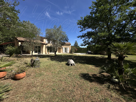 Villa / Propri�t� � vendre N�oules (83136) : En co-exclusivit�. Jolie villa sur un terrain plat de 2780 m�