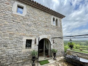 Villa / Propri�t� � vendre Carc�s (83570) : Ancien donjon enti�rement r�nov�, au c�ur d'un village de Provence Verte