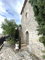 Villa / Propri�t� � vendre Carc�s (83570) : Ancien donjon enti�rement r�nov�, au c�ur d'un village de Provence Verte