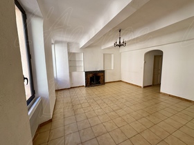 Maison de village � vendre Montfort sur Argens (83570) : Maison de village avec garage situ�e au centre du village