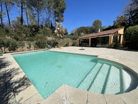 Villa / Propri�t� � vendre Cotignac (83570) : Spacieuse et lumineuse villa dans un quartier tr�s r�sidentiel