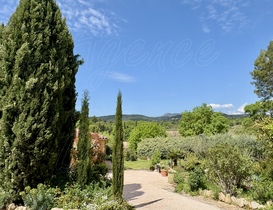 Villa / Propri�t� � vendre Cotignac (83570) : Spacieuse et lumineuse villa dans un quartier tr�s r�sidentiel