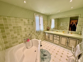 Villa / Propri�t� � vendre Cotignac (83570) : Spacieuse et lumineuse villa dans un quartier tr�s r�sidentiel