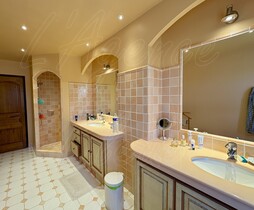 Villa / Propri�t� � vendre Cotignac (83570) : Spacieuse et lumineuse villa dans un quartier tr�s r�sidentiel