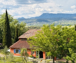 Villa / Propri�t� � vendre Carc�s (83570) : Propri�t� sur plus de 3,6 Ha, avec plusieurs b�tis, vue splendide et calme absolu.