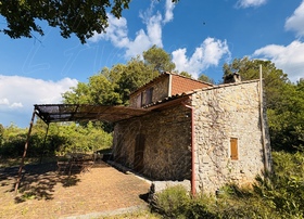 Villa / Propri�t� � vendre Carc�s (83570) : Propri�t� sur plus de 3,6 Ha, avec plusieurs b�tis, vue splendide et calme absolu.