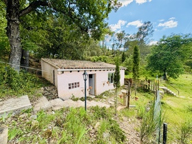 Villa / Propri�t� � vendre Carc�s (83570) : Propri�t� sur plus de 3,6 Ha, avec plusieurs b�tis, vue splendide et calme absolu.