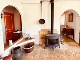 Villa / Propri�t� � vendre Carc�s (83570) : Propri�t� sur plus de 3,6 Ha, avec plusieurs b�tis, vue splendide et calme absolu.