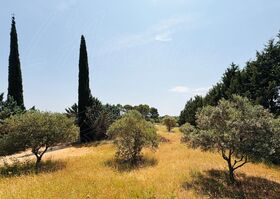 Villa / Propri�t� � vendre Cotignac (83570) : Cotignac, villa de 170 m� � r�nover, beau terrain