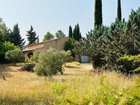 Villa / Propri�t� � vendre Cotignac (83570) : Cotignac, villa de 170 m� � r�nover, beau terrain