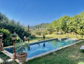 Villa / Propri�t� � vendre Cotignac (83570) : Maison r�cente en position dominante, � pied du village.