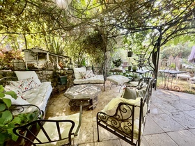 Villa / Propri�t� � vendre Cotignac (83570) : Maison r�cente en position dominante, � pied du village.