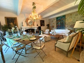 Villa / Propri�t� � vendre Cotignac (83570) : Maison r�cente en position dominante, � pied du village.