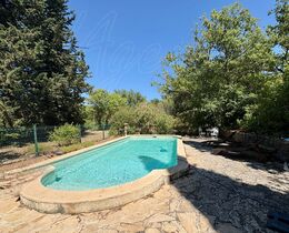 Propri�t� � vendre Cotignac (83570) : Unique sur Cotignac, id�al pour investisseur