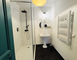 Maison de village � vendre Correns (83570) : Superbe maison de Ma�tre enti�rement r�nov�e, situ�e dans le 1er village bio de France.