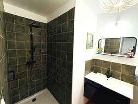 Maison de village � vendre Correns (83570) : Superbe maison de Ma�tre enti�rement r�nov�e, situ�e dans le 1er village bio de France.