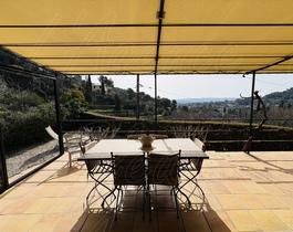 Maison de village � vendre Cotignac (83570) : Maison avec magnifique vue dominante sur les hauteurs de Cotignac