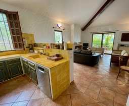 Maison de village � vendre Cotignac (83570) : Maison avec magnifique vue dominante sur les hauteurs de Cotignac